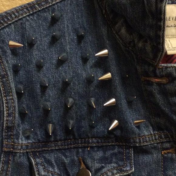 Forever 21 Jean Jacket Distressed with Spikes Size Small - Picture 4 of 11